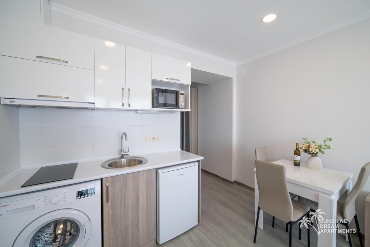 Sunshine Apartments Orbi Beach Tower Batumi Bagian luar foto